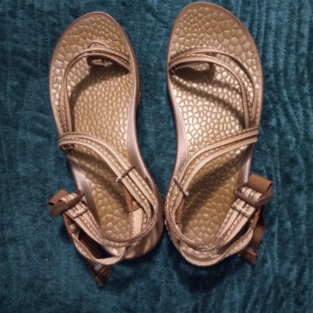 Chaco sandals brown toe strap adjustable sandals Women Size 9